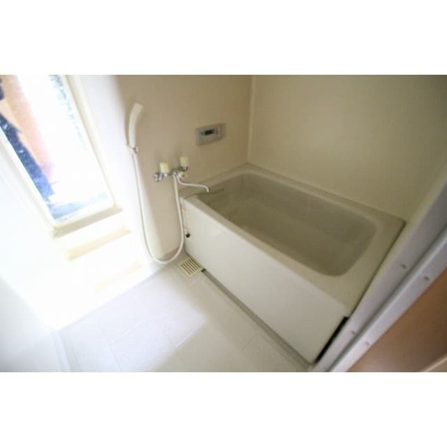 Room image 10