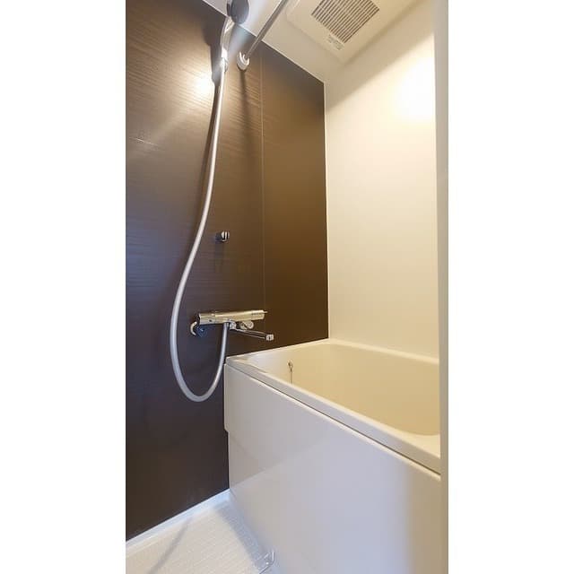 Room image 15
