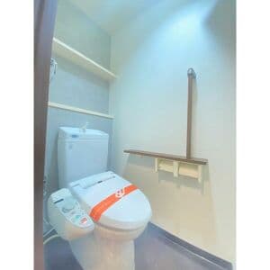 Room image 15