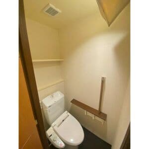 Room image 15