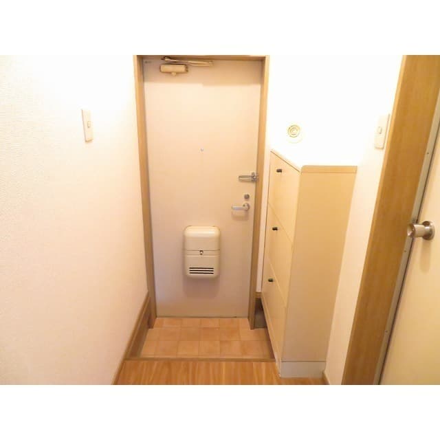 Room image 16