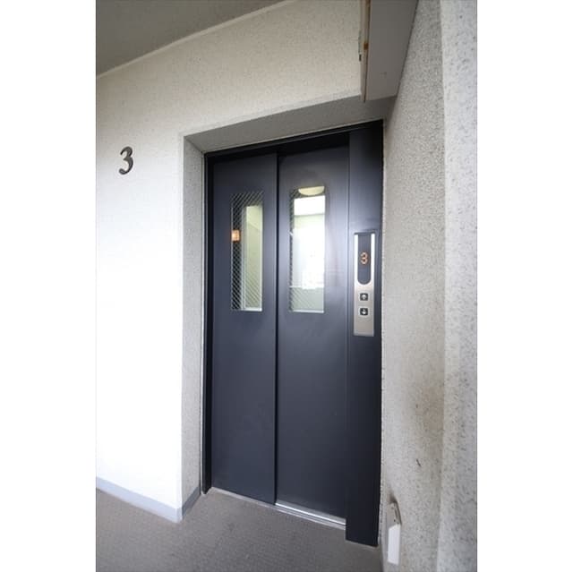 Room image 15