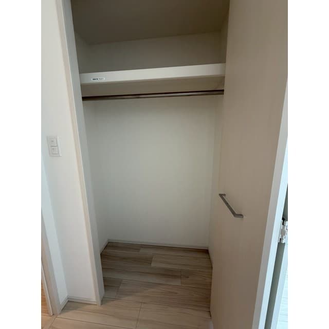 Room image 15
