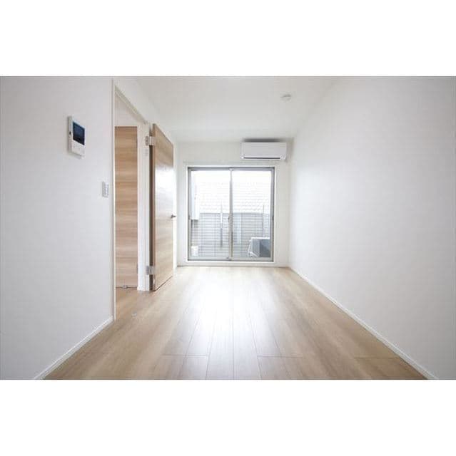 Room image 14