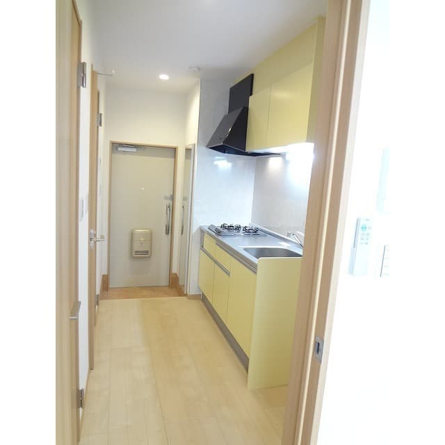 Room image 8