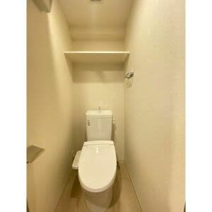 Room image 15