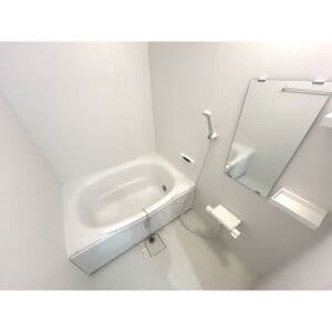 Room image 9