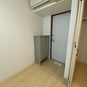Room image 15