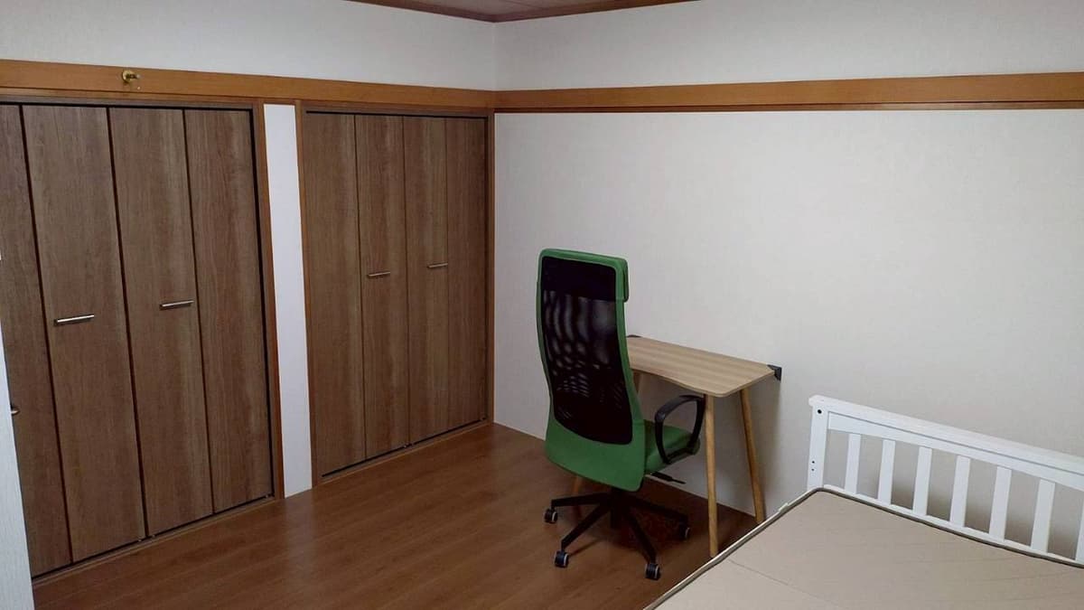 Room image 15
