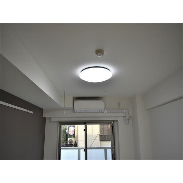 Room image 16