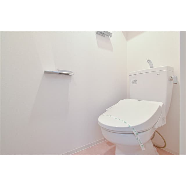 Room image 8