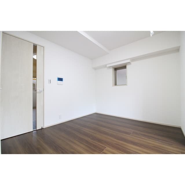Room image 16
