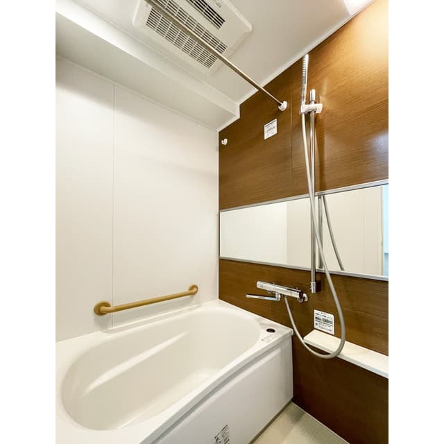 Room image 12