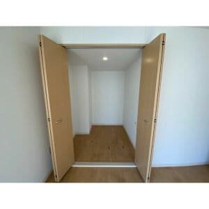 Room image 13