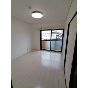 Room image 11