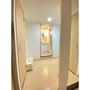 Room image 12