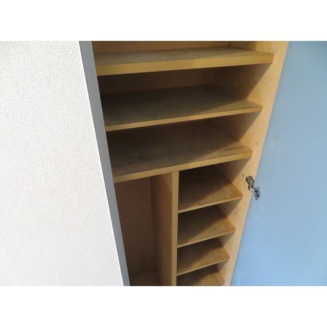 Room image 15