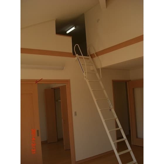 Room image 8