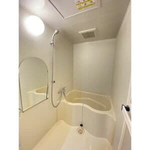 Room image 12
