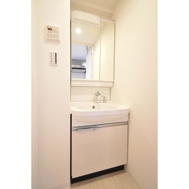 Room image 13