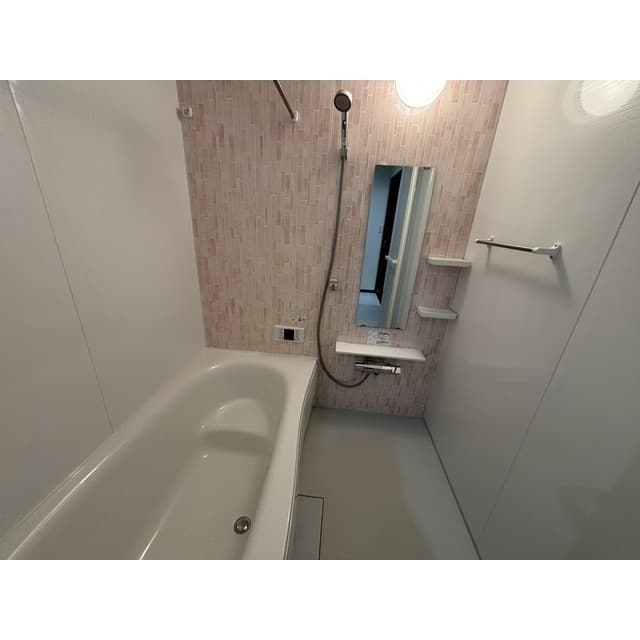 Room image 10