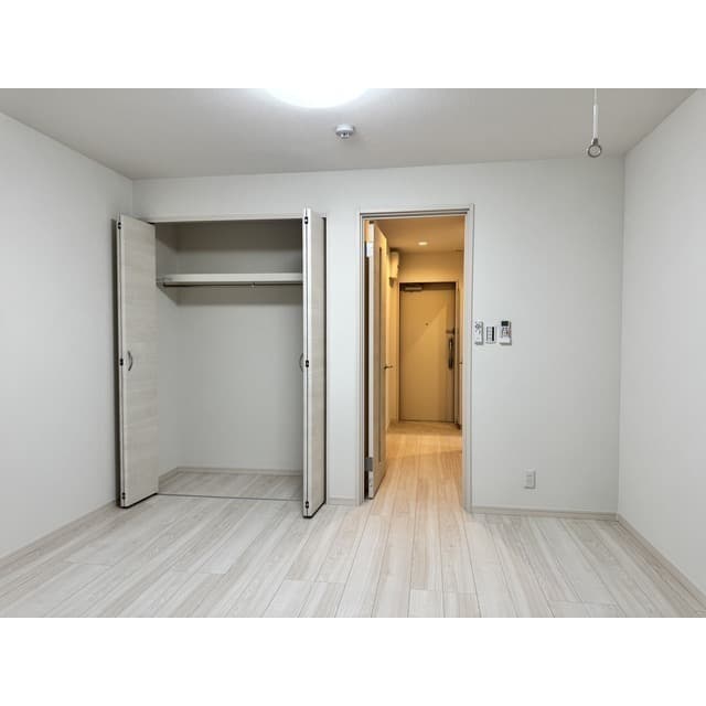 Room image 15