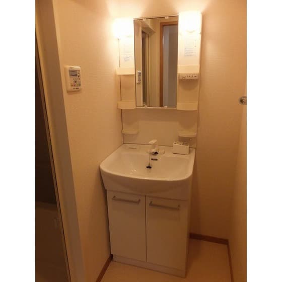 Room image 16