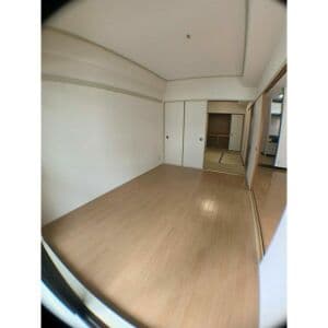 Room image 15