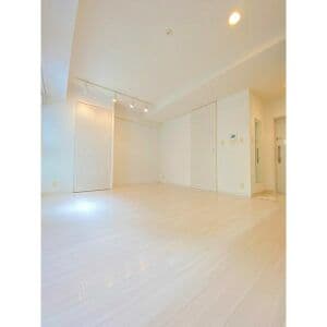 Room image 16