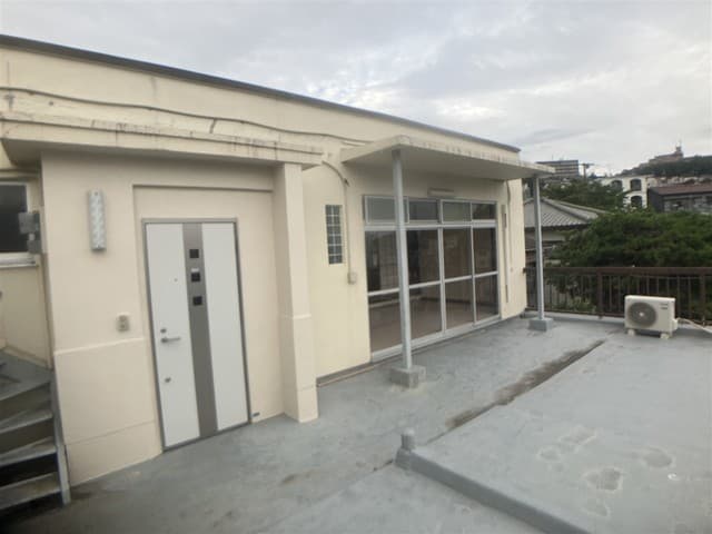 Room image 15