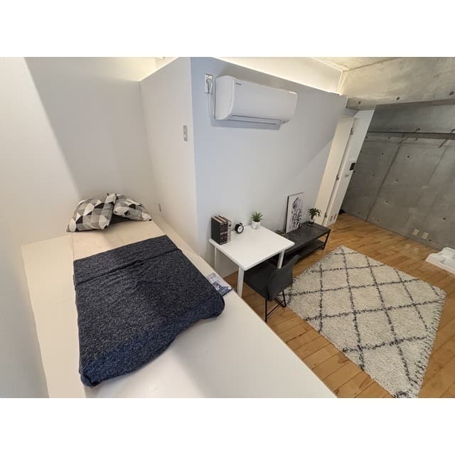Room image 10