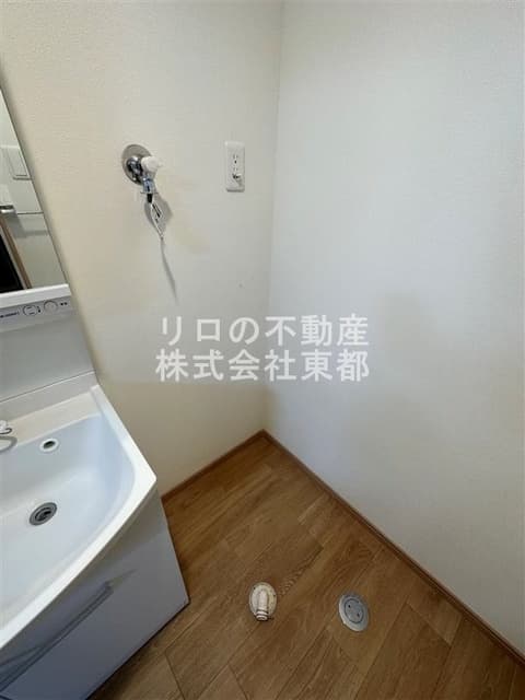 Room image 16