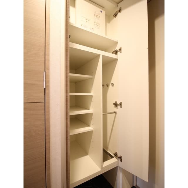Room image 12