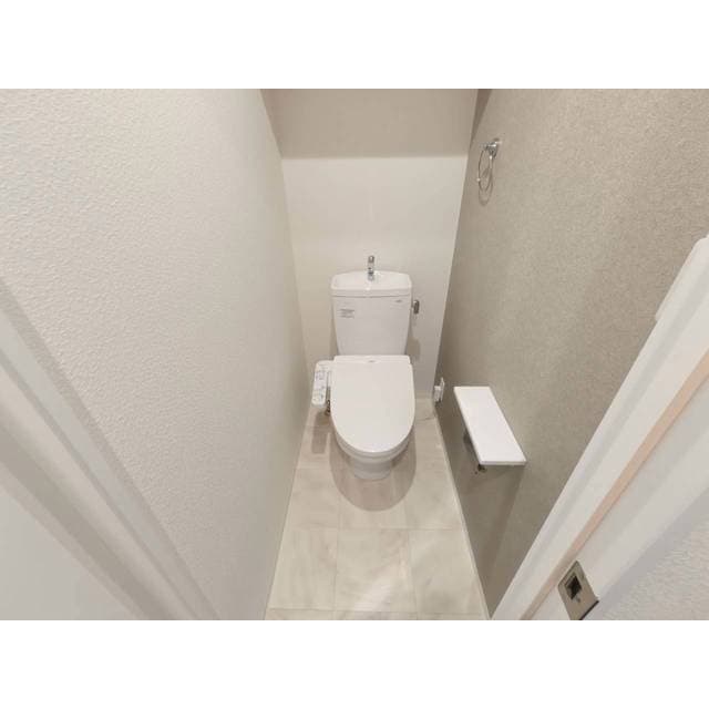 Room image 12