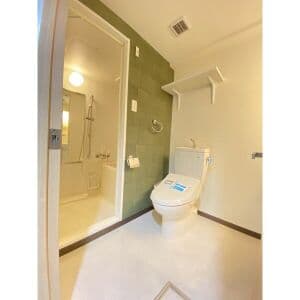 Room image 16