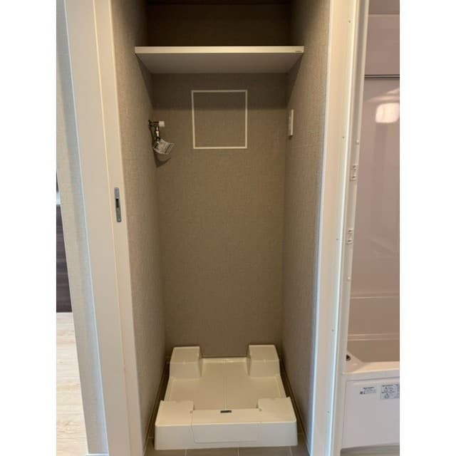Room image 12