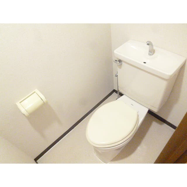 Room image 13