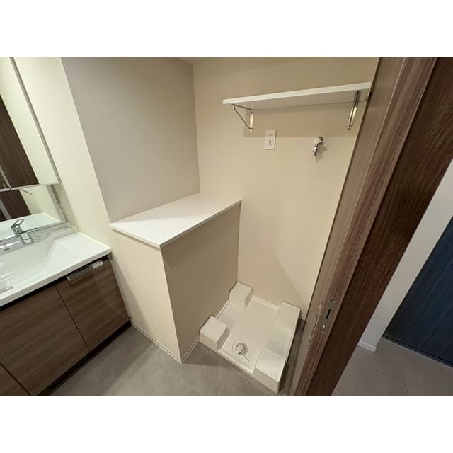 Room image 14