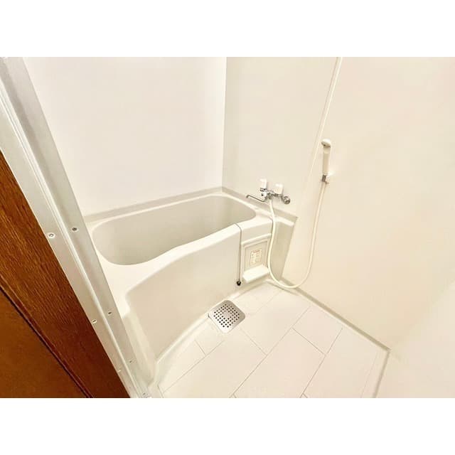 Room image 10