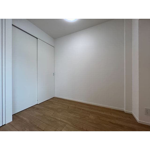 Room image 16