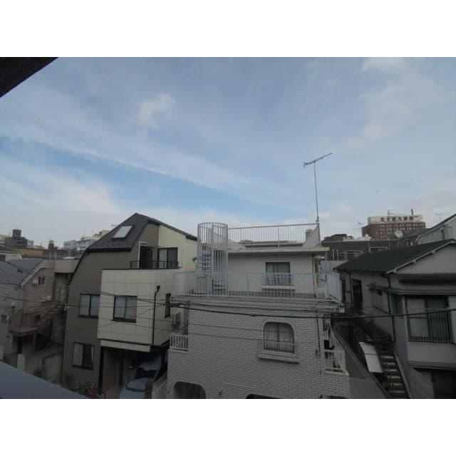 Room image 16