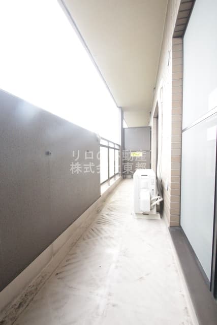 Room image 15