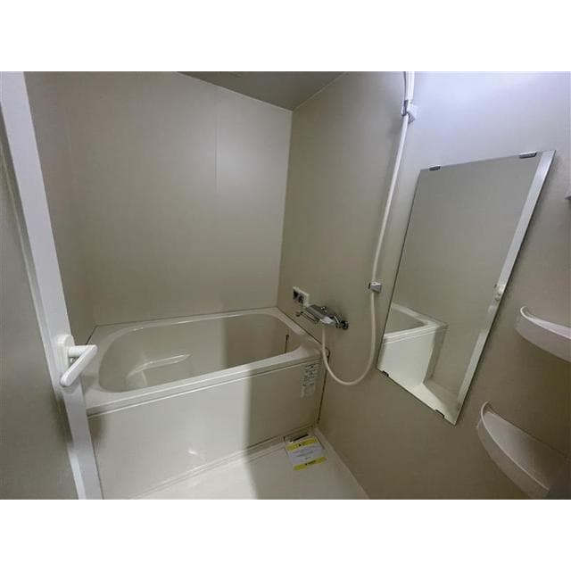Room image 9