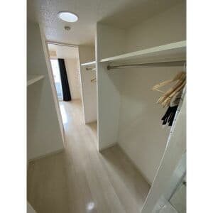 Room image 16