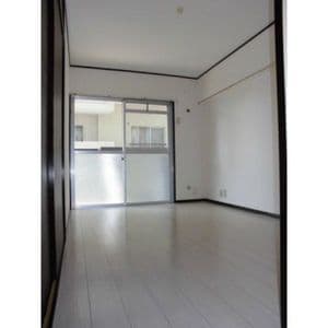 Room image 13