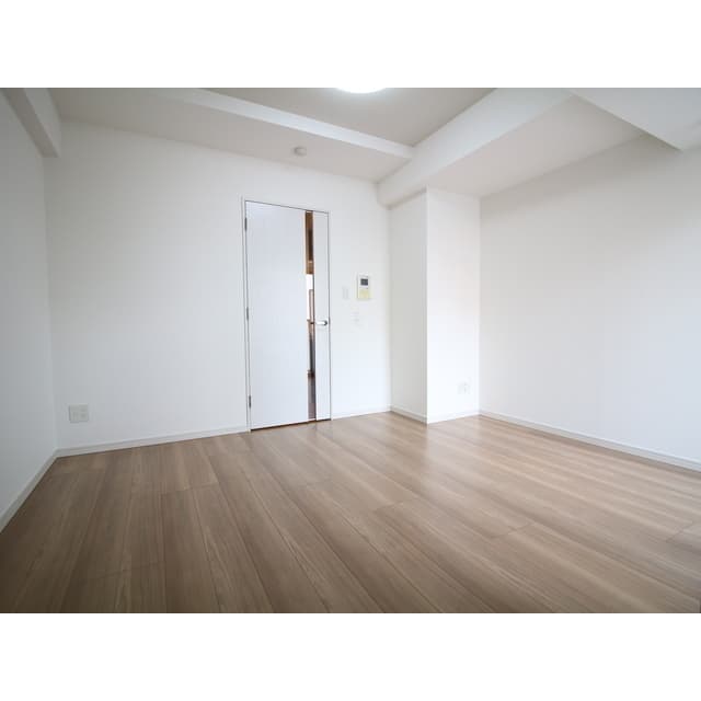 Room image 15