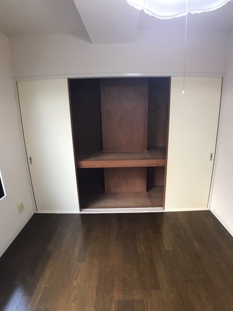 Room image 12