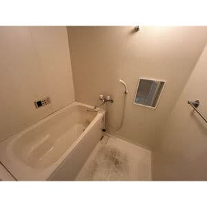 Room image 16