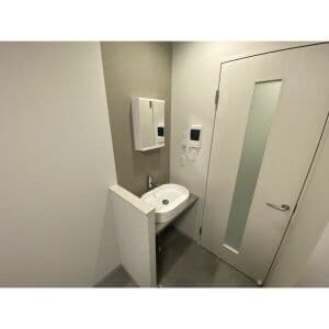 Room image 15