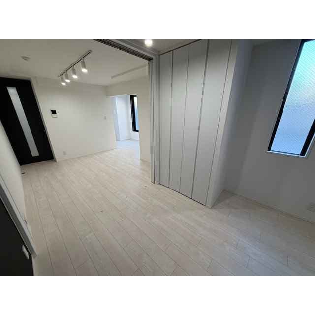Room image 14